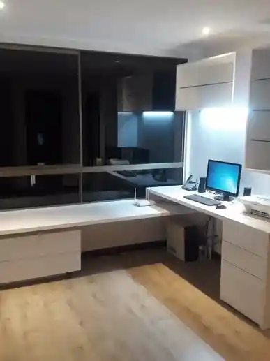 Estudio con iluminación indirecta